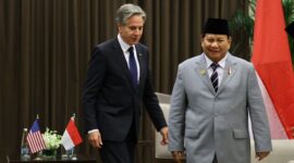 Menteri Pertahanan (Menhan) RI Prabowo Subianto melakukan pertemuan bilateral dengan Menteri Luar Negeri Amerika Serikat (AS) Antony John Blinken. (Dok. Tim Media Prabowo Subianto)

