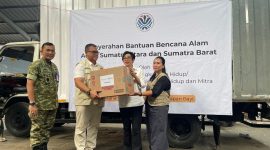 ANTAM UBPE Pongkor dan KLH/BPLH memberikan bantuan alat komunikasi satelit untuk operasi darurat di Aceh.. (Dok. ANTAM)