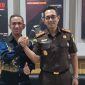 Kajari Kabupaten Bogor, Denny Achmad Berfoto Bersama Ketua PPWI Kabupaten Bogor, Wiri Yutruski di sela-sela Audiensi. (Dok. Istimewa)