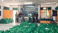 PT Antam Tbk UBPE Pongkor laksanakan Safari Ramadhan 1447 Hijriah dengan berbagi 1850 Paket Sembako. (Dok. PT Antam)